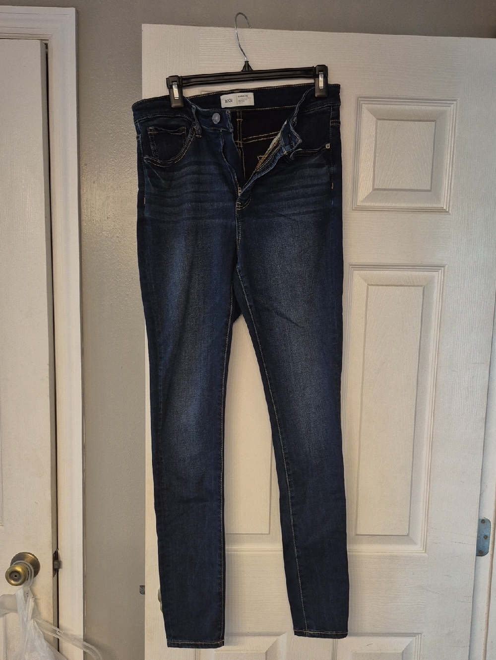 Buckle Women's Dark Indigo Skinny Jeans